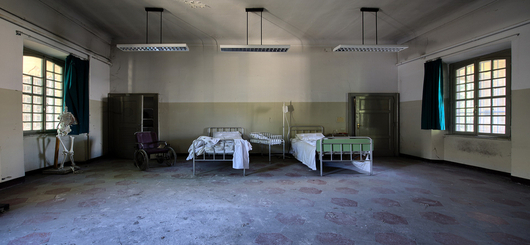 Aufgrund hoher Krankenkassenkosten mußte die Ausstattung der Patientenzimmer optimiert werden