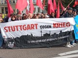 Demonstranten mit Banner, Stuttgart, 03.10.2025. Foto: Sergej Perelman