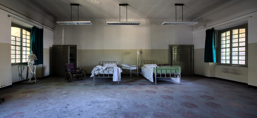Diese moderne Krankenhauszimmerausstattung garantiert stabile Beiträge bis 2050