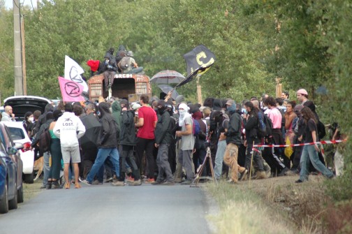 cortège en direction de l' autoroute samedi 10 octobre 2026 